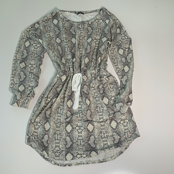 Gray Animal Snake Cinch Waist LoungeWear Dress Sz - Picture 2 of 5